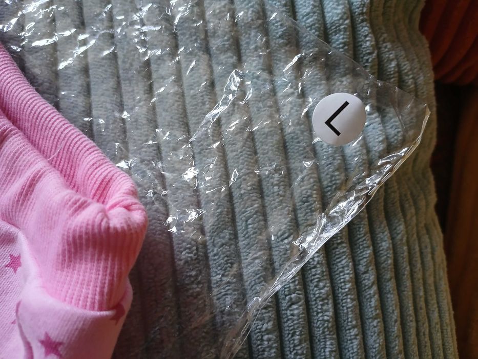 Majtki Na Cieczkę Dla Psa Suczki L nie były używane.