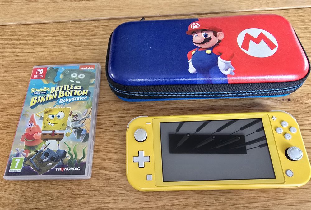 Nintendo switch lite z grą