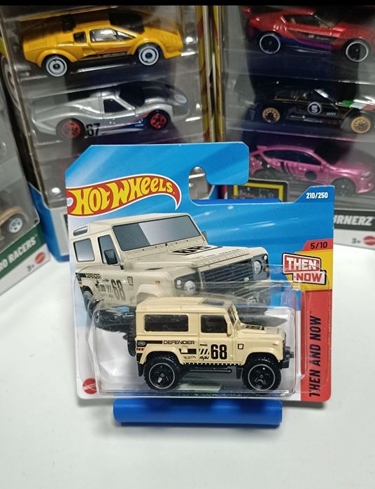 Hot Wheels Land Rover Defender 90