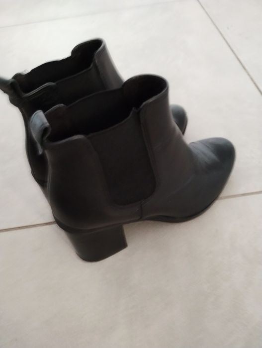 Sprzedam botki skórzane