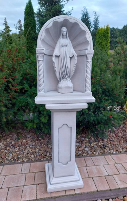 Figura betonowa kaplica kapliczka Matka Boska Maryja Niepokalana