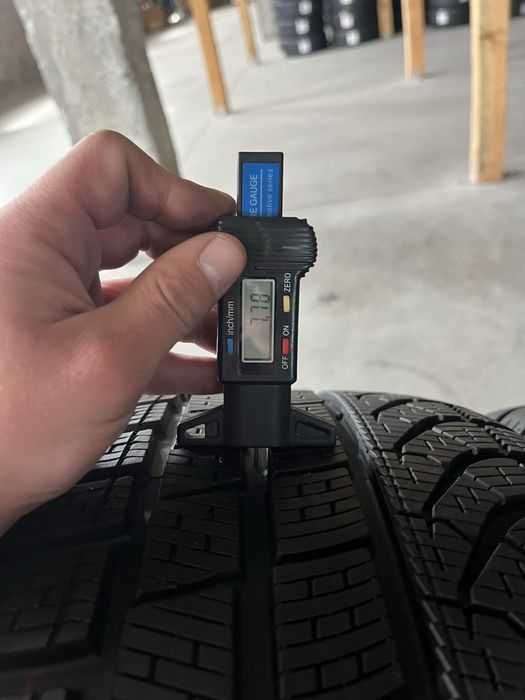 275/35/20+245/40/20 R20 Pirelli PZero Winter * 4шт зима