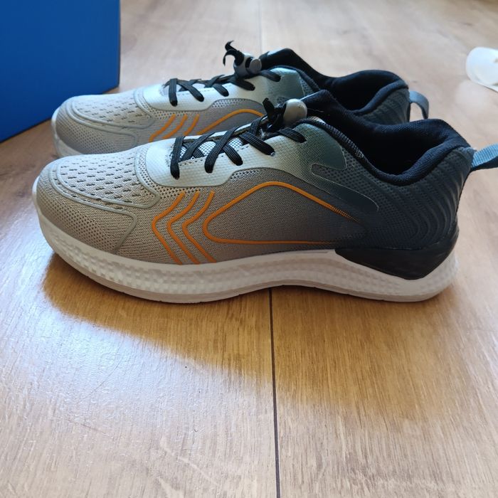 Кроссовки на мальчика р 36