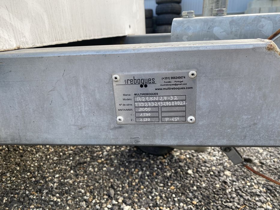 Reboque Fechado - Atrelado 3000kg