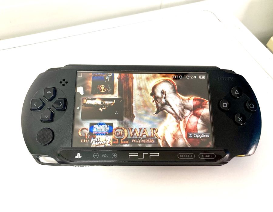 PSP E1004 + 5500 Jogos (Cartão 64GB) + Carregador