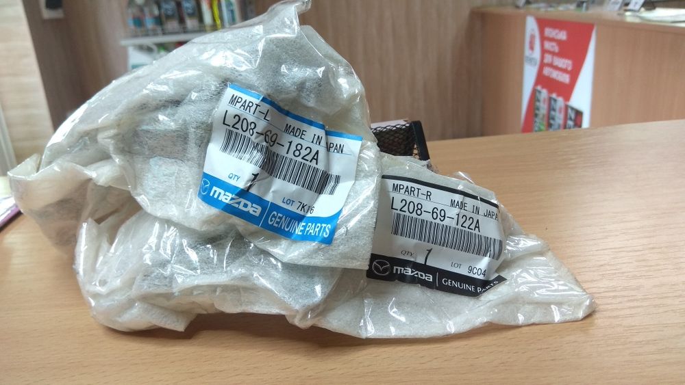 Поворотник зеркала Мазда СХ7 СХ9 новые ориг. L208-69-182 / L208-69