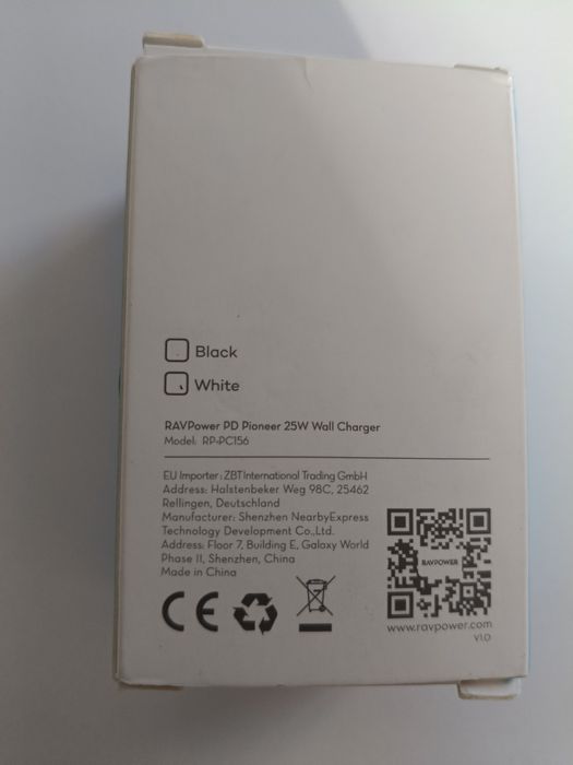 ładowarka ścienna RAVPower PD Pioneer o mocy 25W (model RP-PC156). Jes