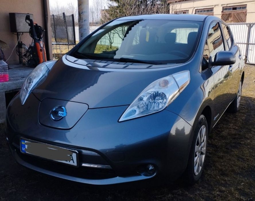 Продам Nissan Leaf