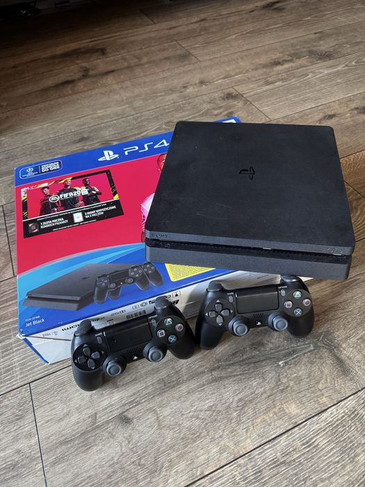 PlayStation 4 PS4 1TB+dwa pady+gry