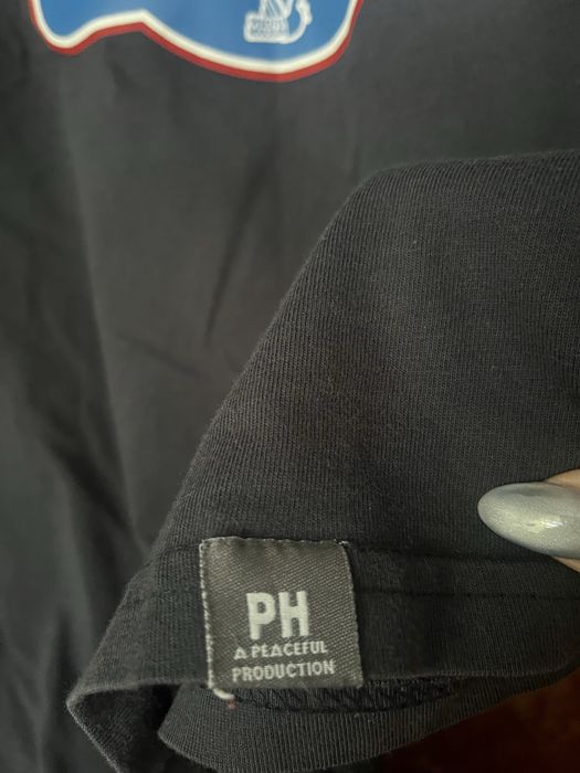 Продам футболку Peaceful hooligan