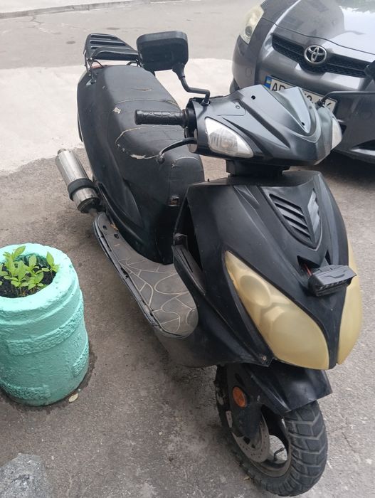Продам скутер-(мопед )на полном ходу