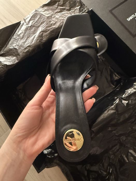 Шкіряні мюлі YSL