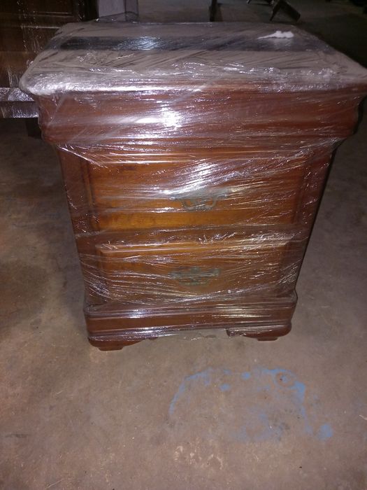 Quarto de casal Cerejeira (cómoda e mesa de cabeceira)