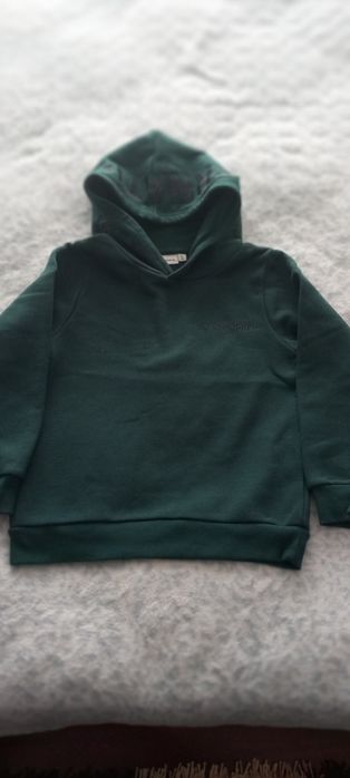 Camisolas com Capuz Menino Tam 6 Anos  ( Portes Incluídos)