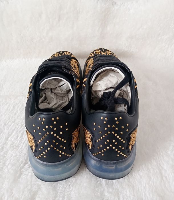 Buty męskie guess z haftem i ćwiekami rozmiar 40
