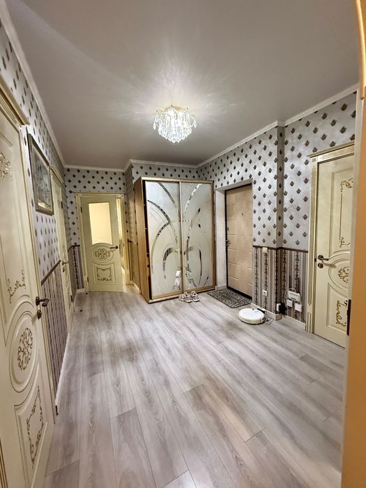 Довгострокова оренда великої двокімнатної квартири на Прорізній. Газ