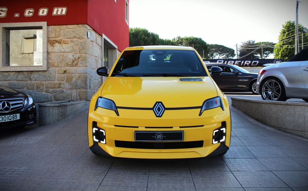 Renault 5 E-Tech 40 kWh Evolution Urban Range497787236893992961