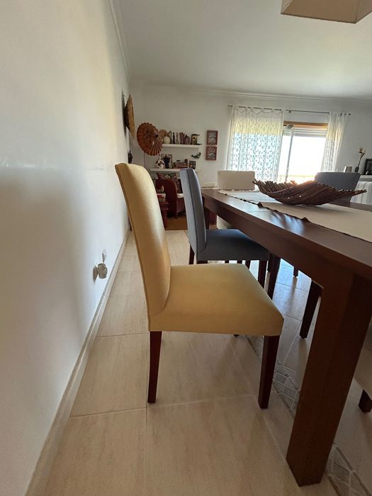 Conjuntos de mesa, 6 cadeiras e aparador