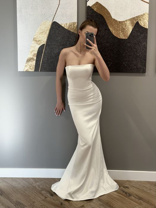 Весільна атласна сукня (рибка)