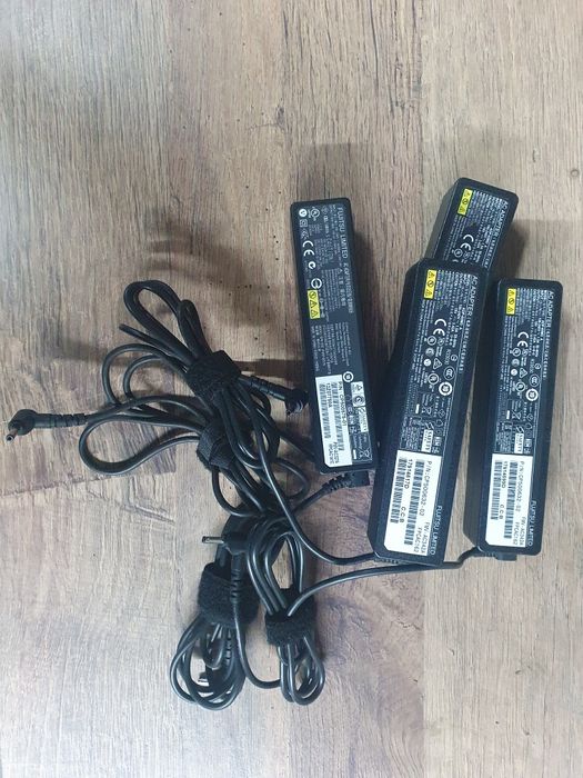 Зарядка зарядное блок питания Fujitsu Stylistic 19v 60-65w 3.5×1.35mm