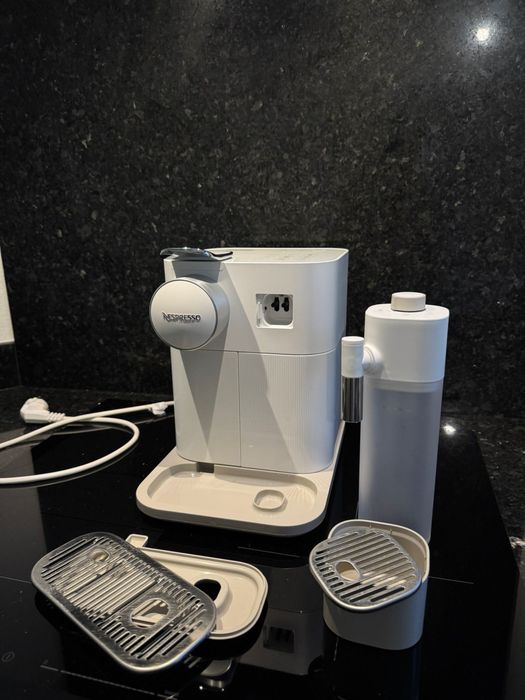 Maquina Nespresso DeLonghi Gran Lattissima