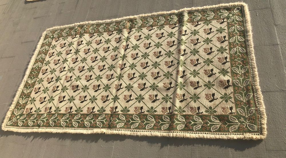 Tapetão em arraiolos genuíno para Hall como NOVO