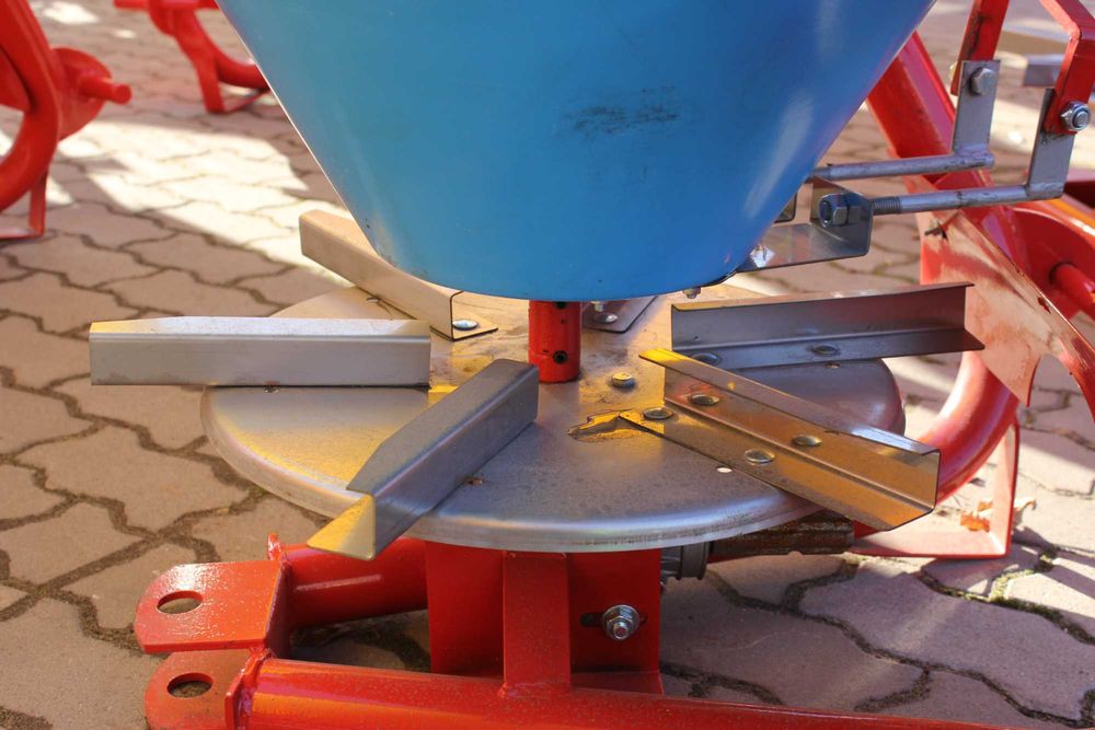 ДУЖЕ ЯКІСНИЙ Розсіювач мінеральних добрив 200 л 6 лопастей, нержавійка