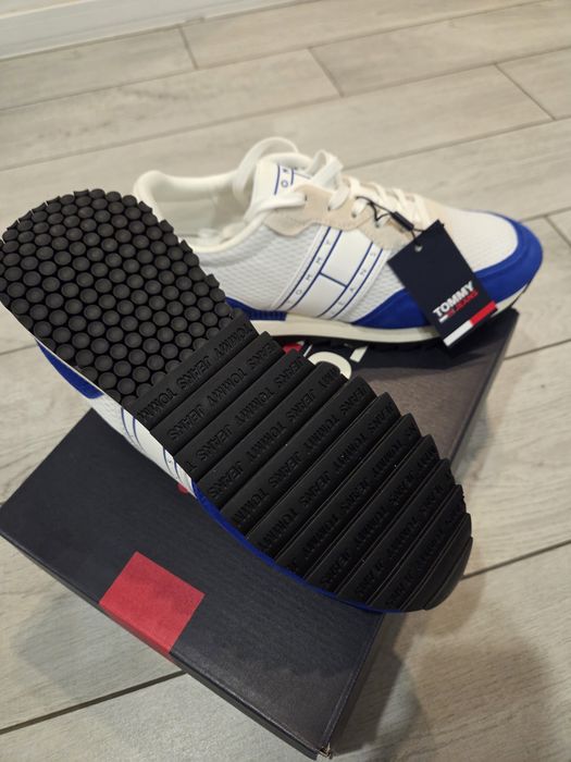 Buty Tommy Hilfiger unisex rozm.41