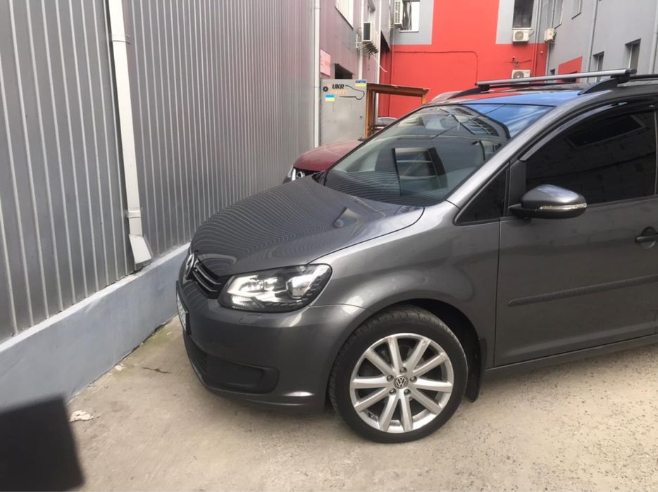 Сдам в Аренду автомобиль VW Touran 2017г ПОСУТОЧНО