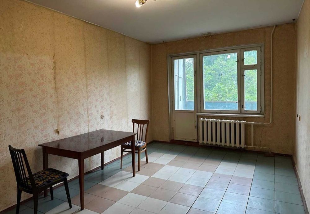 Продам 2-х кімнатну квартиру на Кримському бульварі. - View 2