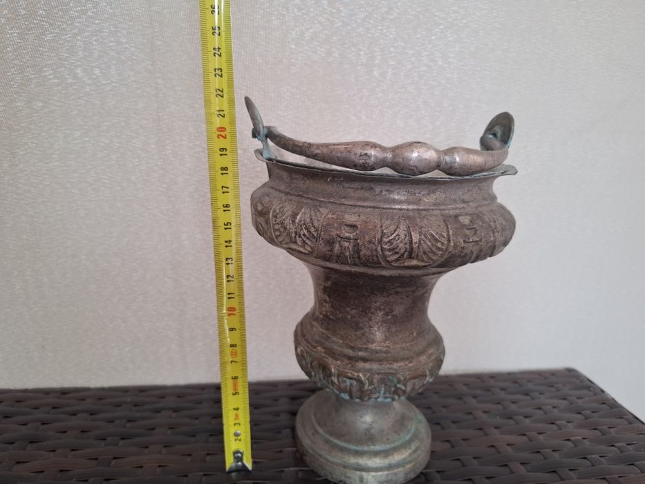 Naczynie liturgiczne, kociołek na wodę święconą