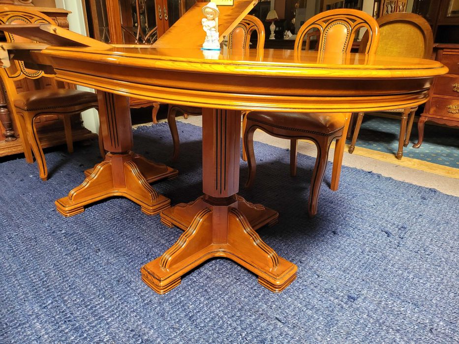 Mesa em madeira maciça - extensível - óptimo estado - Só a mesa