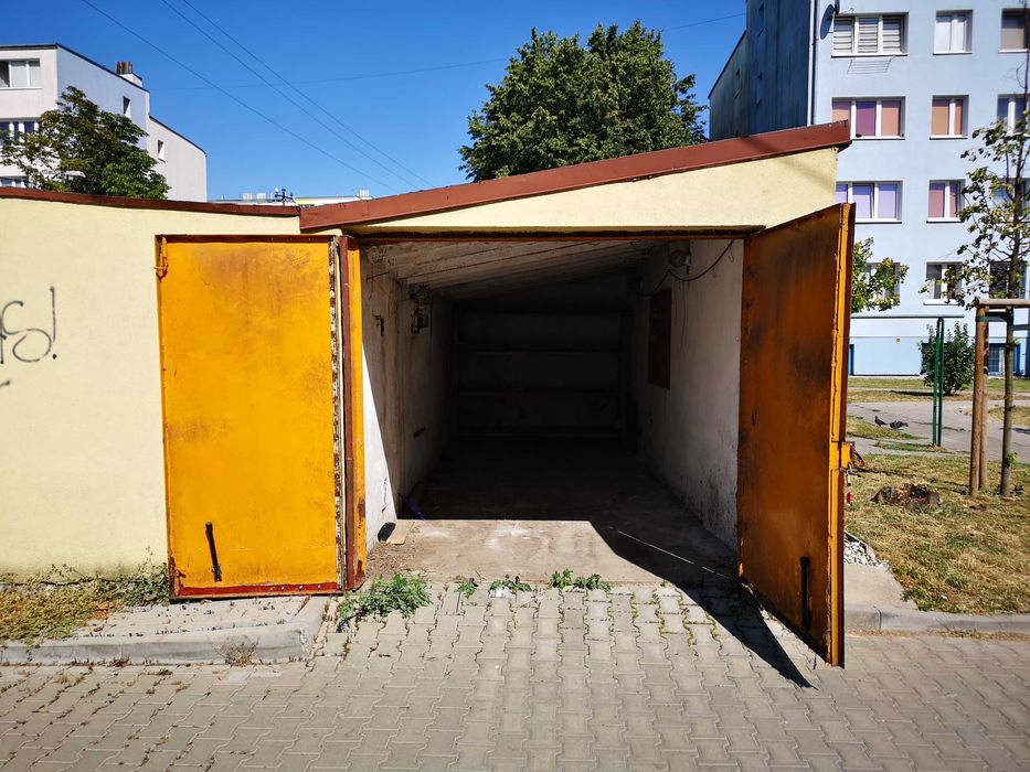 Garaż w Błoniu ul. Poznańska 9