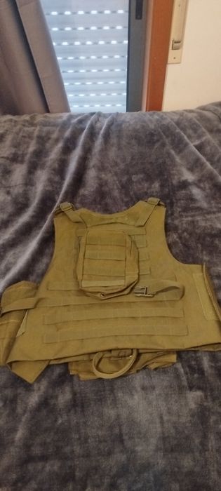 Colete airsoft semi novo