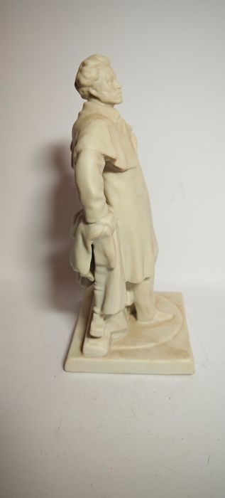 Статуэтка фарфор Пушкин