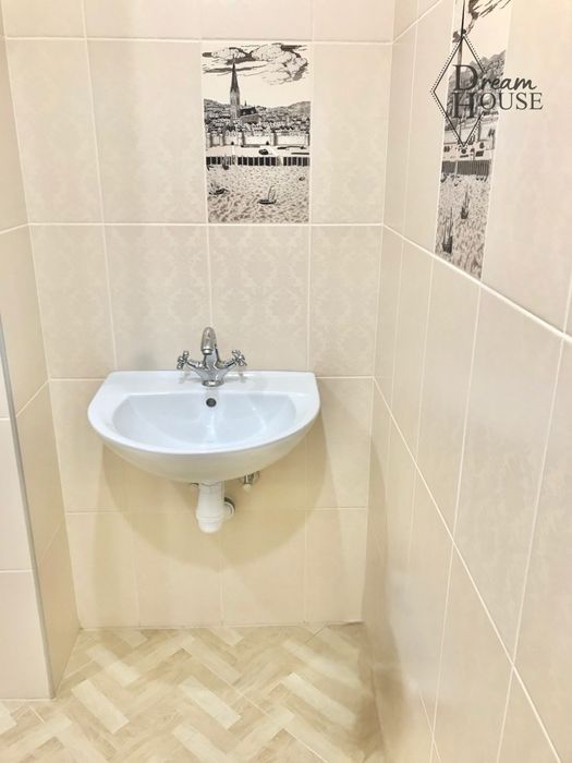 Продаж комерційного приміщення у новобудові