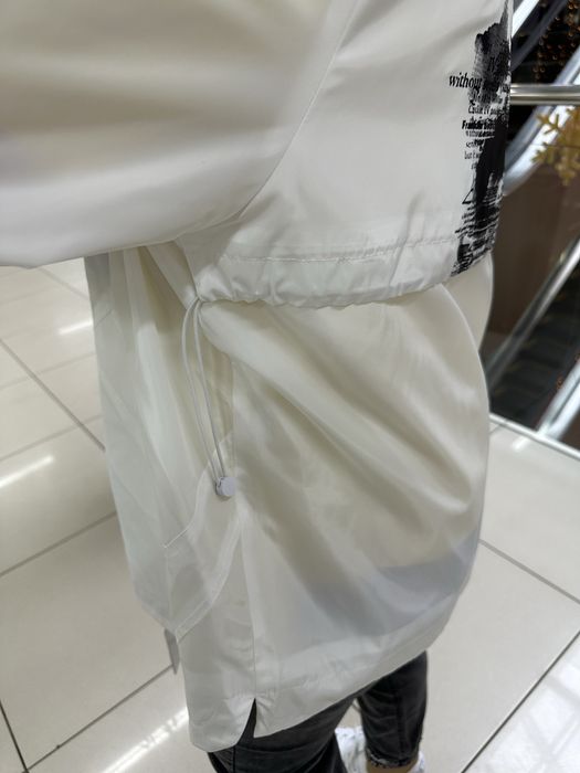 жіноча біла вітровка Турція ay-sel