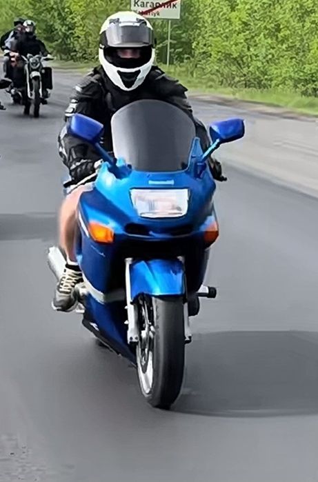 Kawasaki zzr600 в чудовому стані