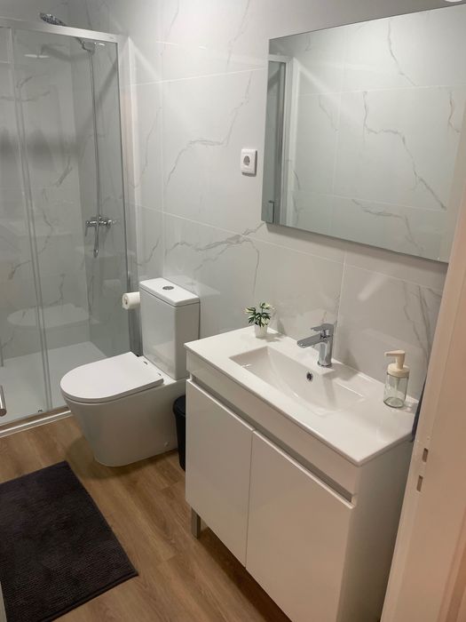 Arrendo quartos ao dia individuais ou partilhados
