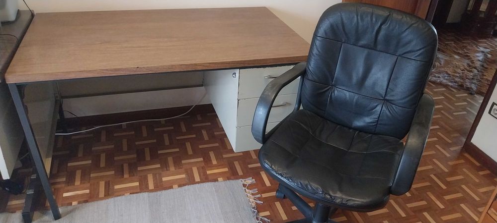 Secretária + Bloco de 3 gavetas+Cadeira