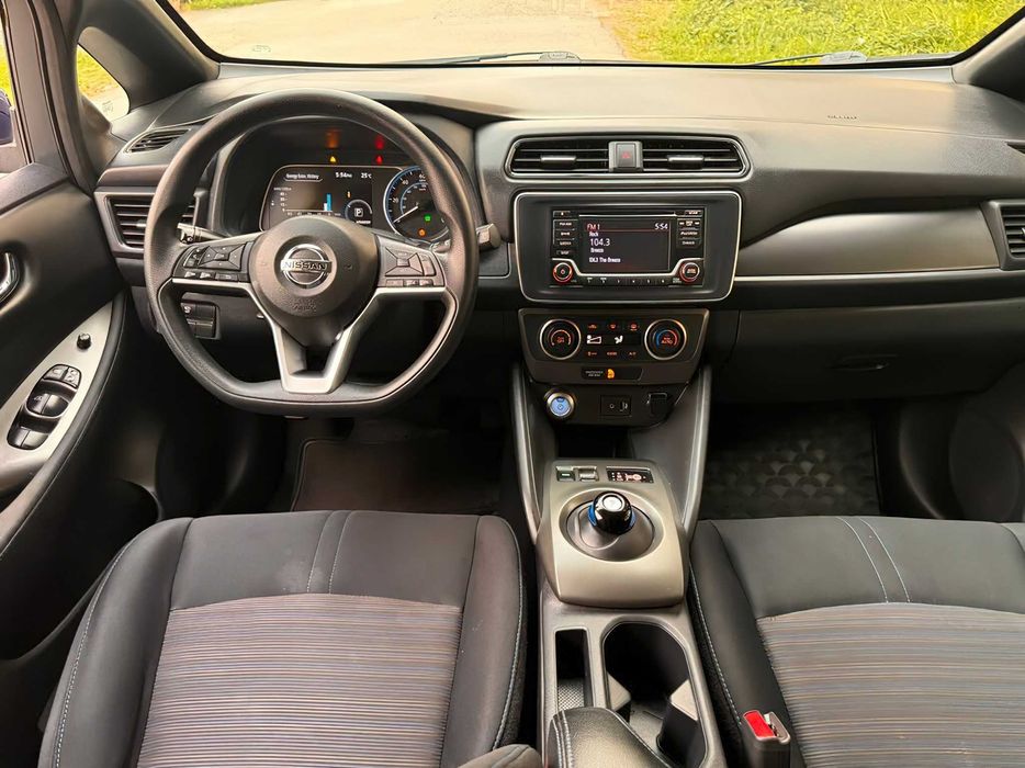 Nissan LEAF SV      2020