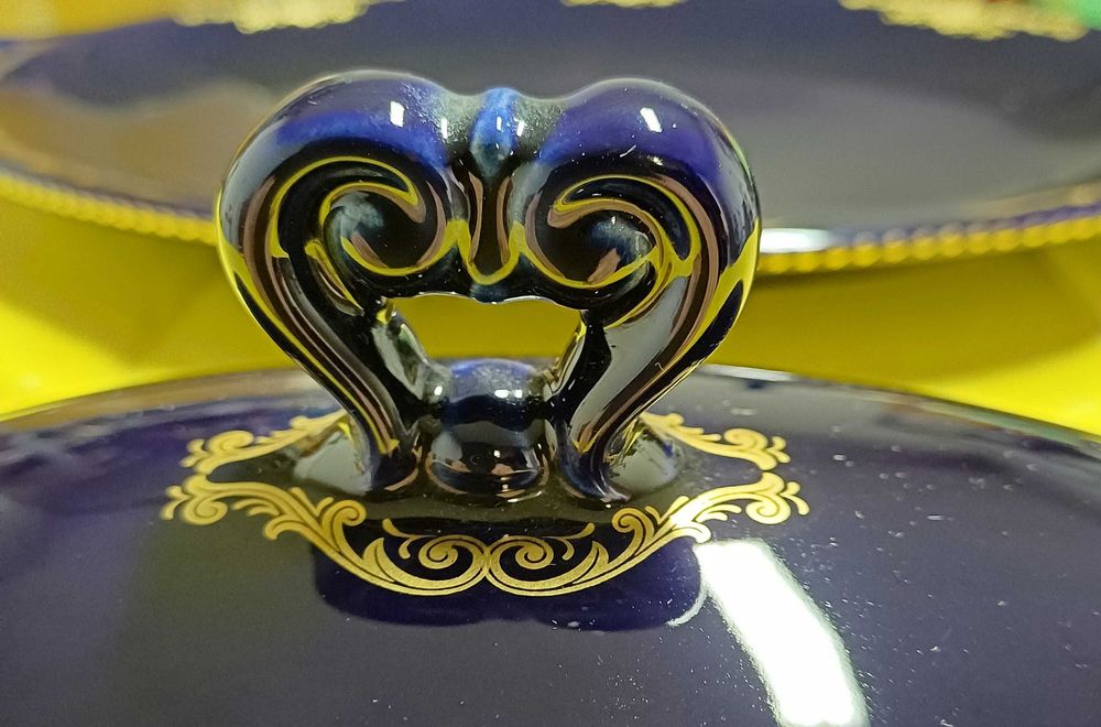 Terrina e Travessa em Porcelana azul cobalto em Limouges