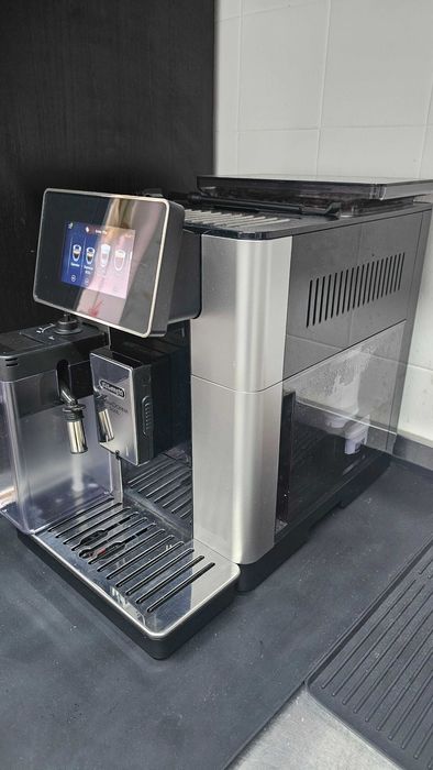 Maquina café automática Delonghi primadonna soul