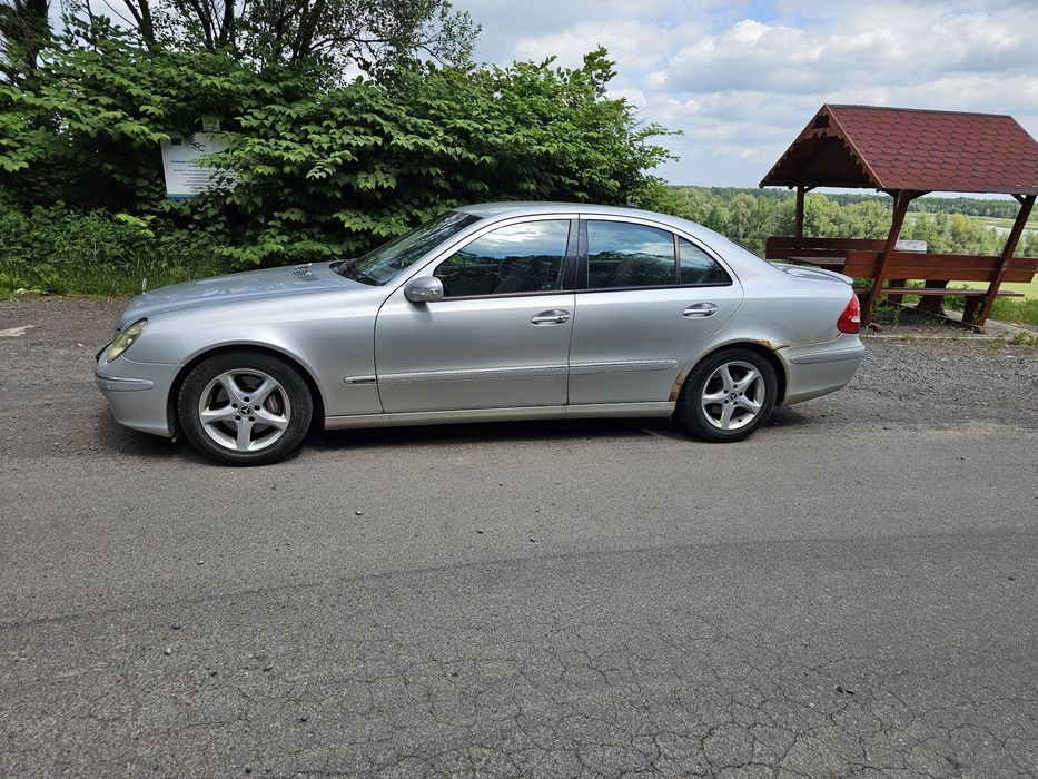 Mercedes W211 E 320