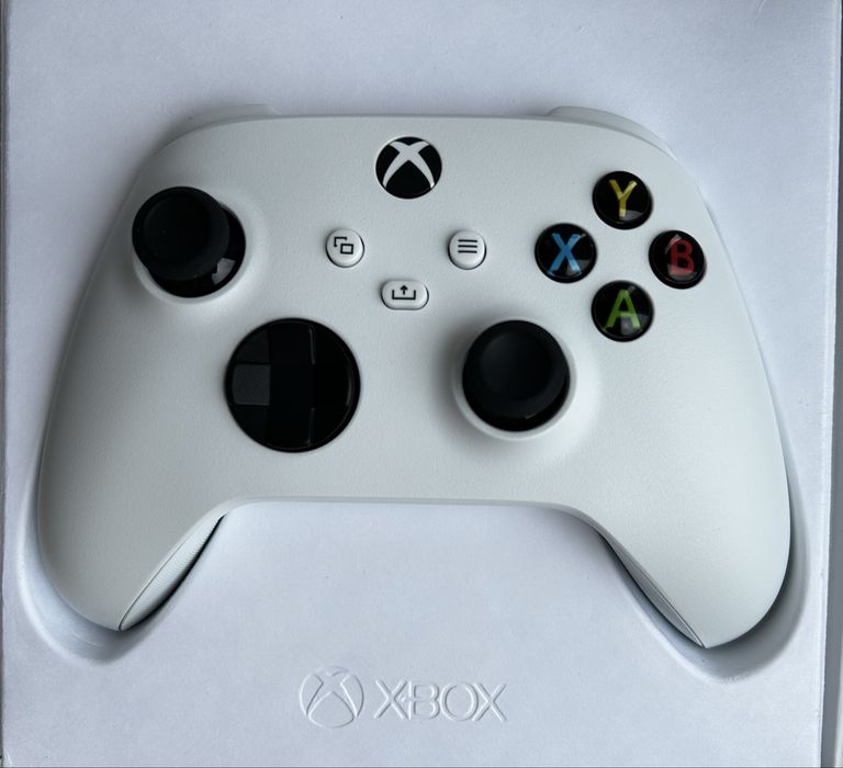 Джойстик Xbox White QAS-00006, британська версія.