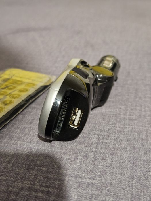 Transmiter audio FM bluetooth mp3 do samochodu z pilotem