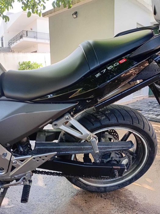 Kawasaki Z750S em bom estado