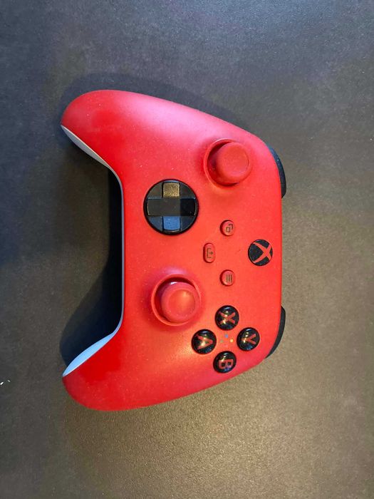 XBOX Series X/S + 2 pady