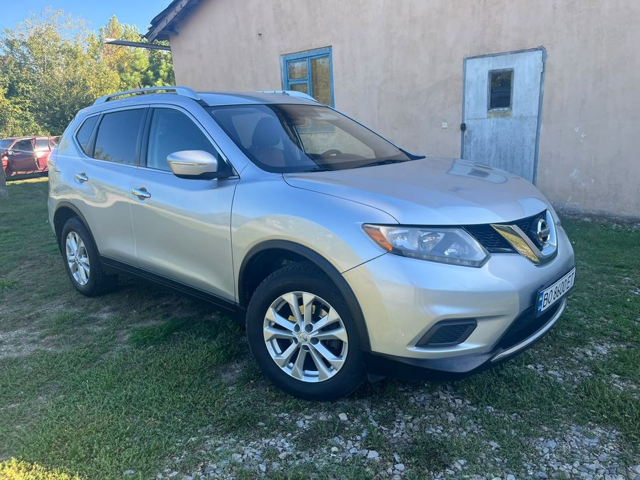 Автомобіль "Nissan Rogue"