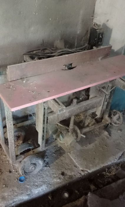 Фрезерний верстат